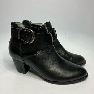 Vionic black leather‎ heeled boots size 8.5